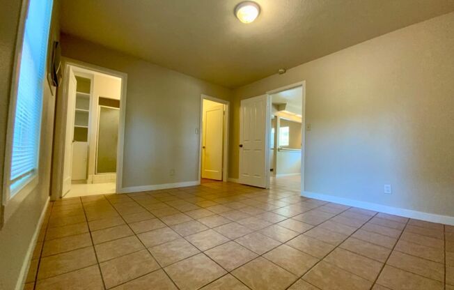 Spacious/Adorable N. Sac 2/2!  Please read entire ad for viewing requirements!