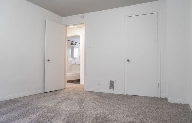 2 beds, 1 bath, 850 sqft, $995, Unit K135