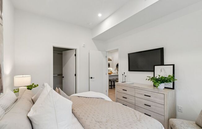 2 beds, 1 bath, 800 sqft, $1,872, Unit 315