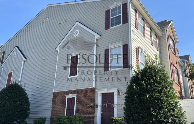 2611 IVORY RUN WAY