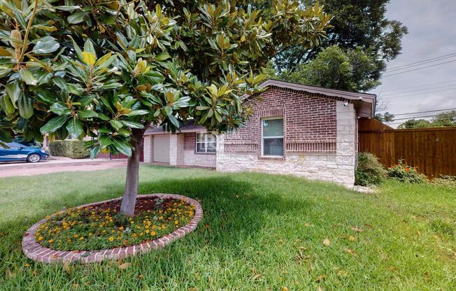 Single Story 3-Bedroom Home in Irving Available for Rent