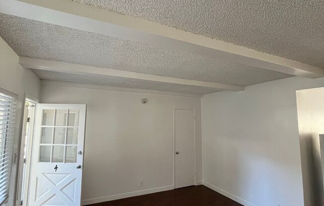 1 bed, 1 bath, $2,100, Unit Unit 4