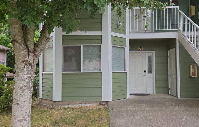 918 Orchid Place