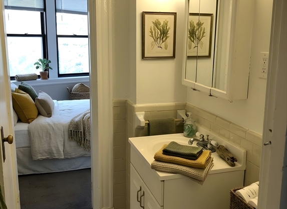 2 beds, 1 bath, 760 sqft, $3,600, Unit 306