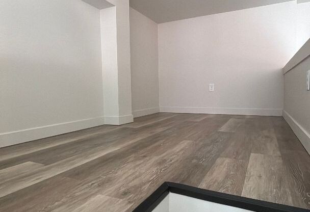 Studio, 1 bath, 275 sqft, $1,155, Unit 102 **