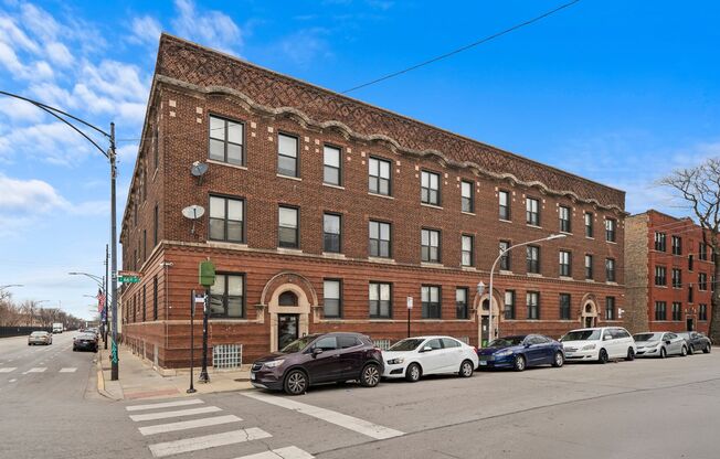 6553-6555 S Martin Luther King Dr [400-410 E 66th St]