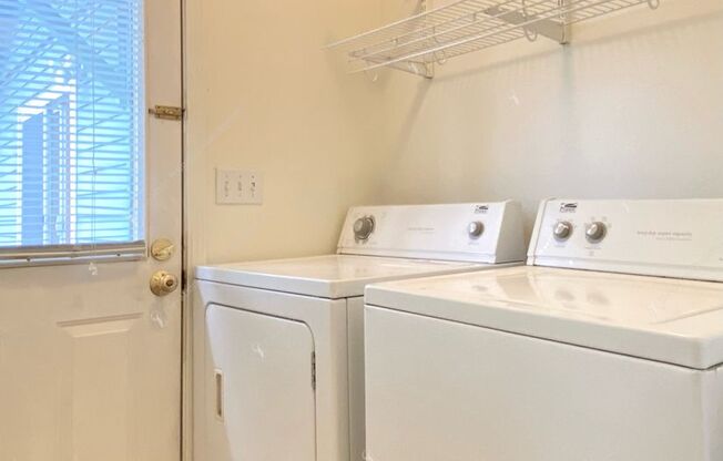 3 beds, 2 baths, $2,500, Unit UNIT 1