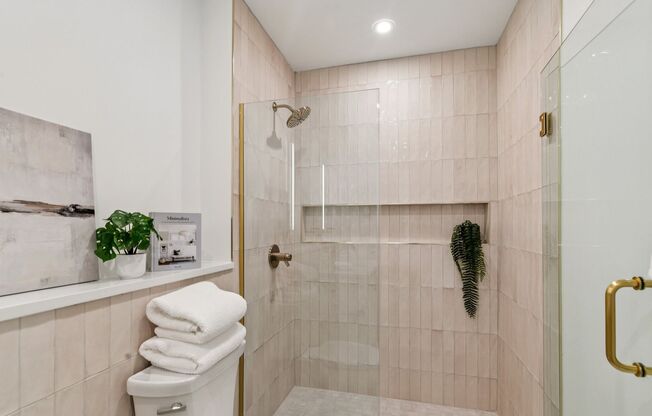 2 beds, 1 bath, 800 sqft, $2,108, Unit 308