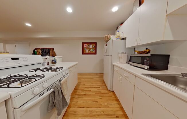 721-23 Briar