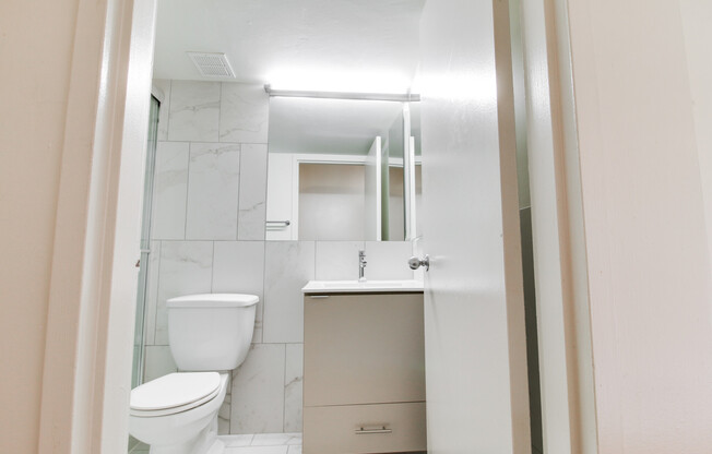 2 beds, 1 bath, 1,100 sqft, $4,400, Unit E214