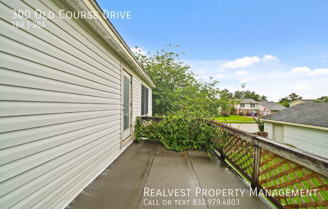 300 OLD CRSE DR