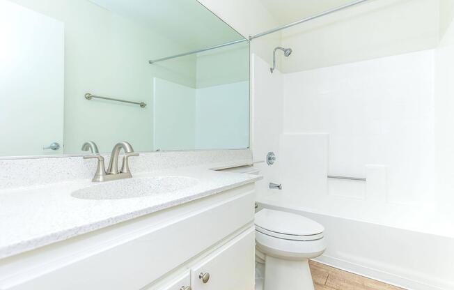 1 bed, 1 bath, 660 sqft, $2,470