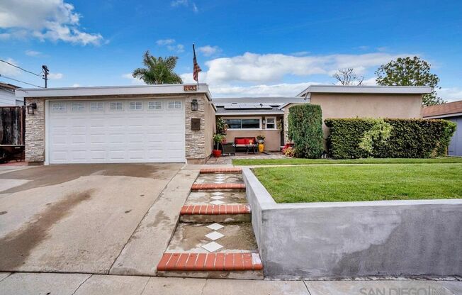 $5,700 - 5BR/2.5BA Single-Story Home in Prime Clairemont Location with Pool and Solar!