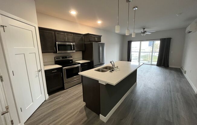 1 bed, 1 bath, 802 sqft, $1,495, Unit Lime 124
