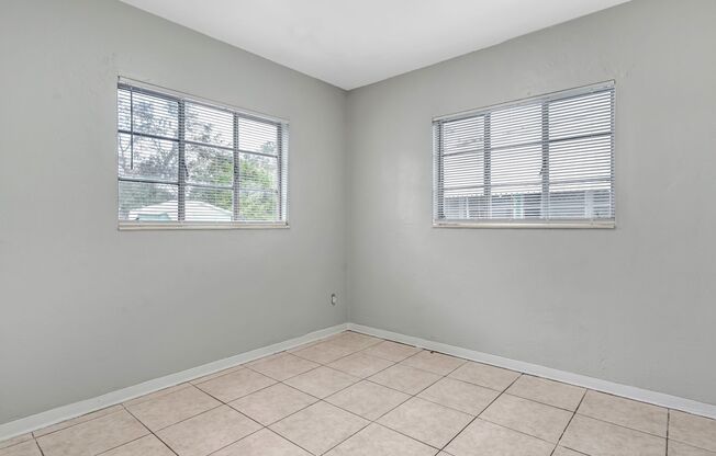 3 beds, 1 bath, $2,295