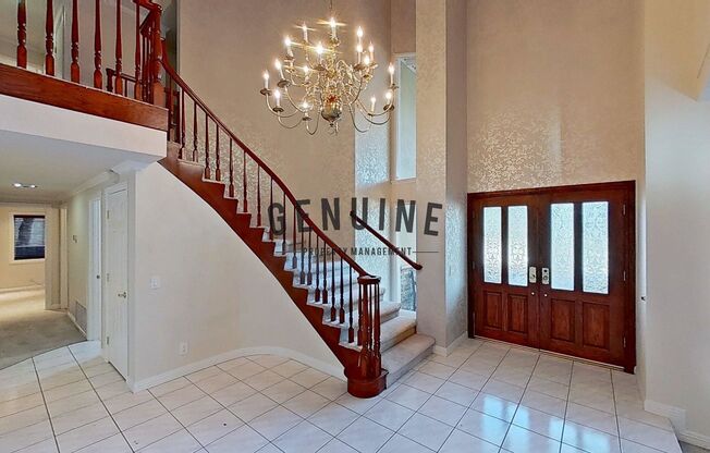 Large 4 Bedroom House with Pebble Bottom Pool - Backyard Oasis!