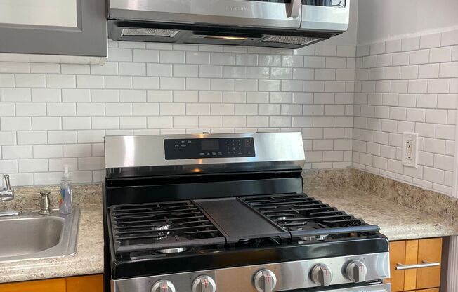 328 E 5 ST