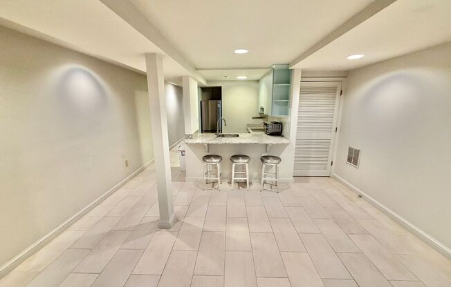 Delightful Dupont Tree-Lined Swann Street 2 Bedroom Lower Level Apt with W/D