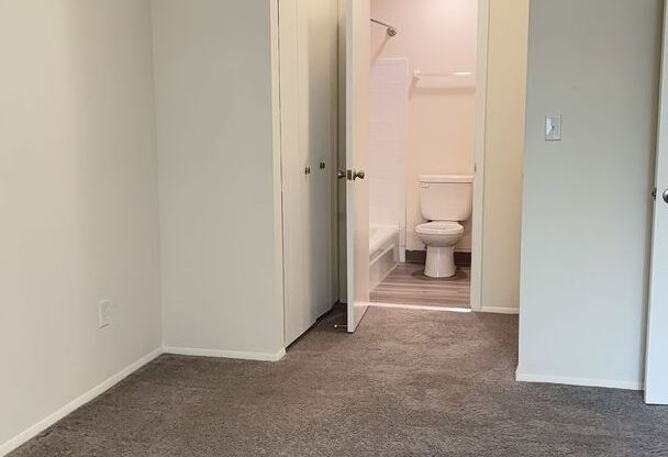 1 bed, 1 bath, 550 sqft, $1,095, Unit 219