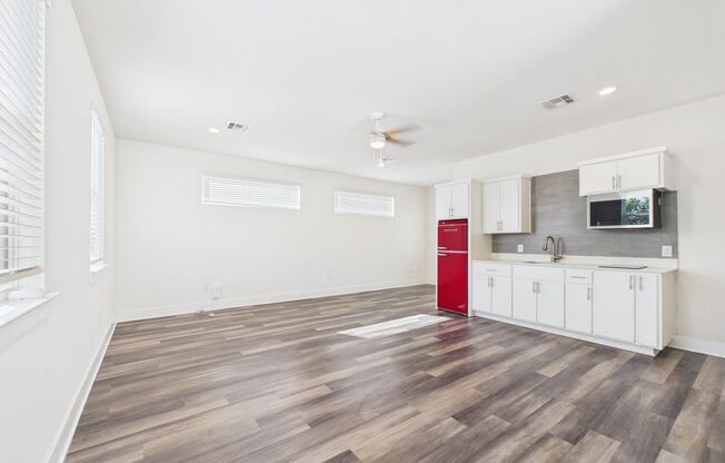 Modern East Austin Living | Stylish Studio, 2-Bath Home Minutes from Downtown & Austin-Bergstrom Airport