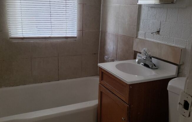 3 beds, 1 bath, $1,395