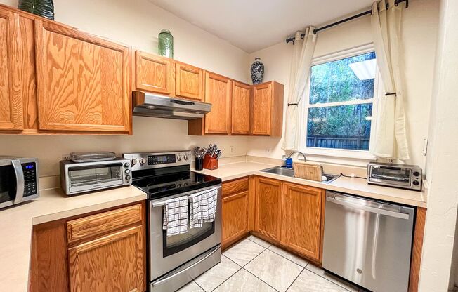 2 beds, 2.5 baths, $1,550, Unit Unit 605