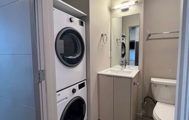 Studio, 1 bath, 318 sqft, $1,495, Unit 703