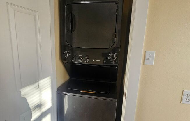 1 bed, 1 bath, $1,300, Unit #2