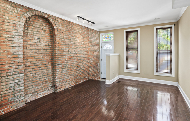 118 BURNETT ST