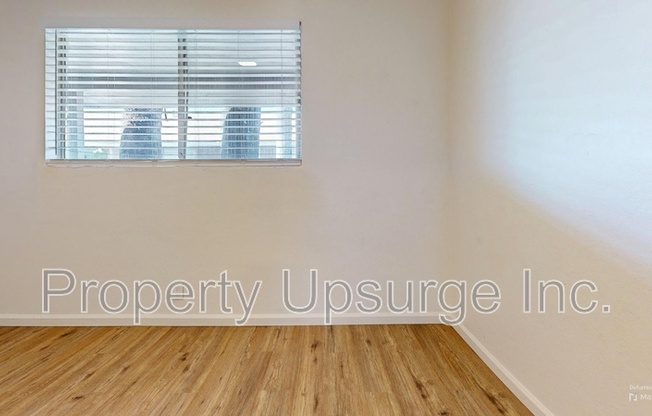 1558 Bridge Street - 17