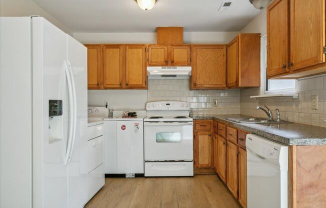 3 beds, 1 bath, $1,650