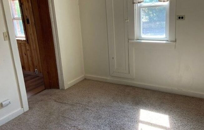 2 beds, 1 bath, $2,200