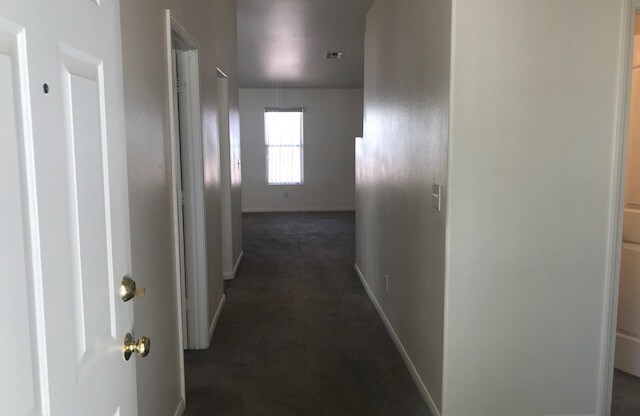 $1,899 p/m SOUTHWEST - 1 STORY PATIO HOME - 89147