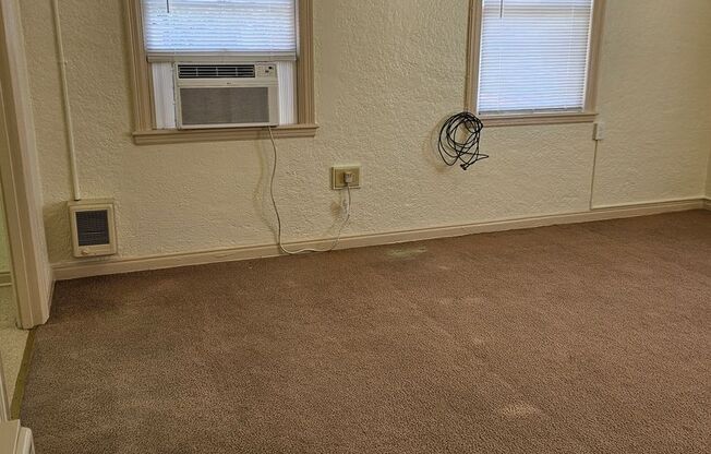 1 bed, 1 bath, $700, Unit 410