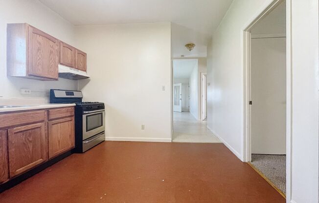 3 beds, 1 bath, $1,150