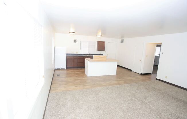 2 beds, 1 bath, $840, Unit 1111-4