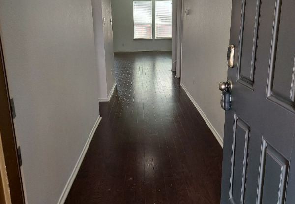 112 W VEGA LN