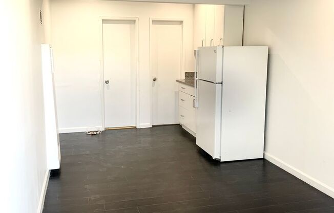 Studio, 1 bath, $1,640, Unit 08