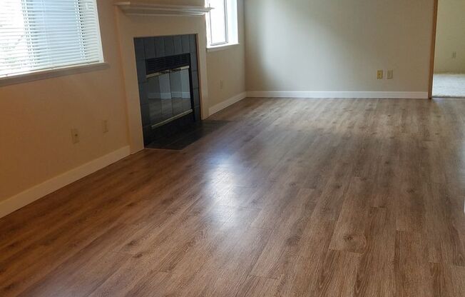 2 beds, 2 baths, $2,350, Unit 107