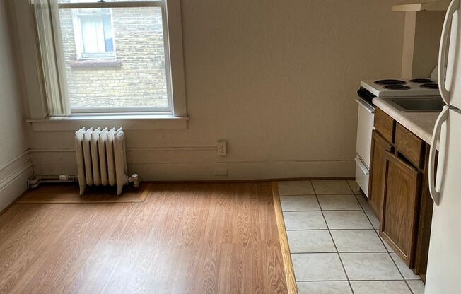 Studio, 1 bath, 200 sqft, $445, Unit 410