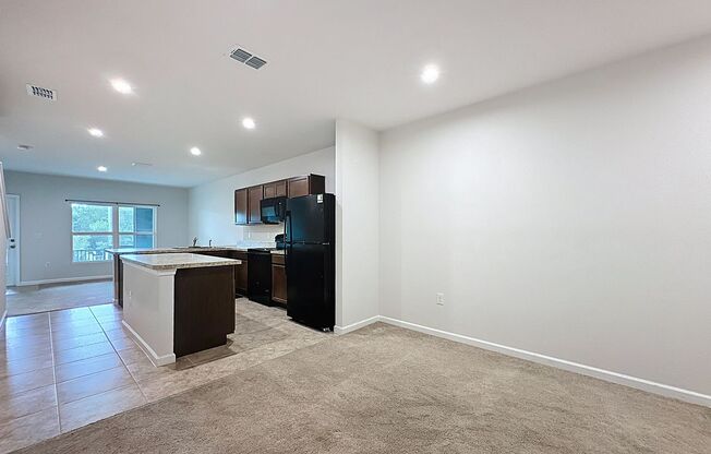 Dream Townhome in Magnolia Grove, Davenport !