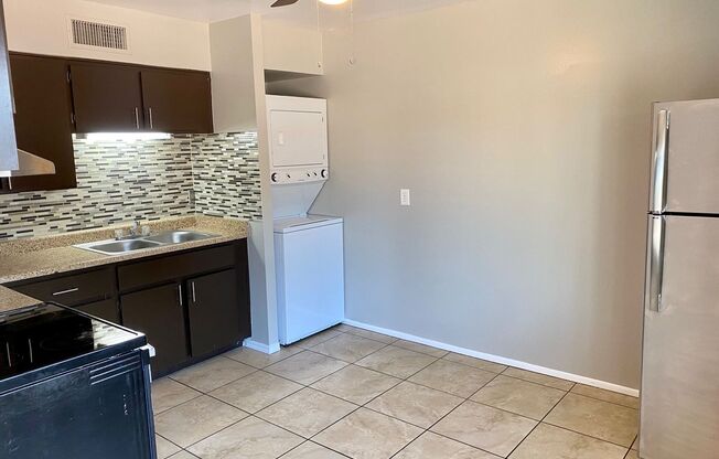 2 beds, 1 bath, 800 sqft, $1,295, Unit 2A