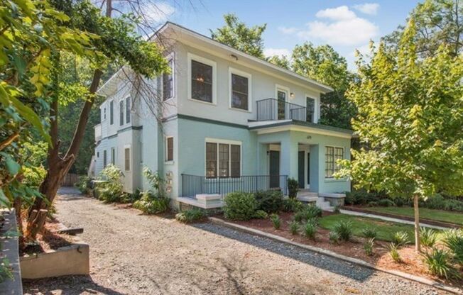 679 Triplex
