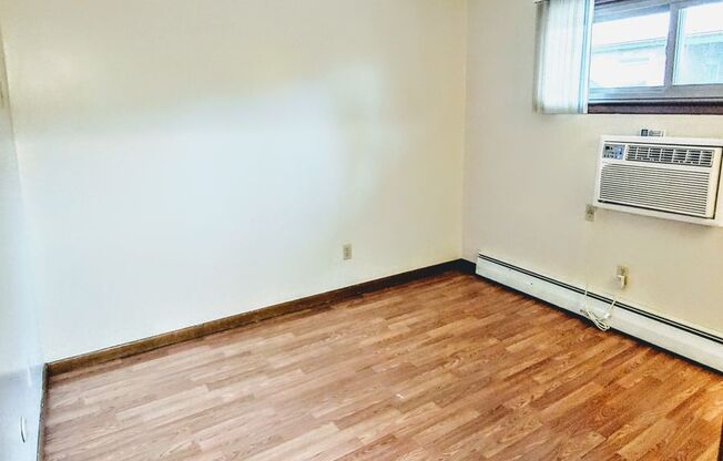 1 bed, 1 bath, $725, Unit 4A