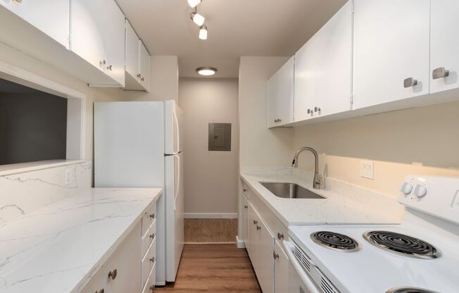 2 beds, 1 bath, 970 sqft, $2,395, Unit 009