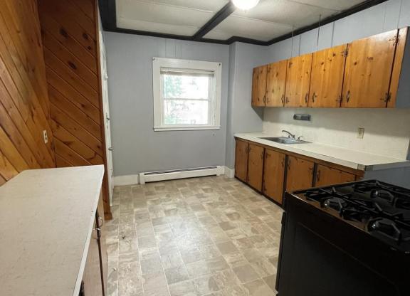 2 beds, 1 bath, $1,950