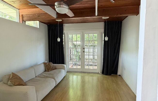 1227 COUNTRY CLUB DR