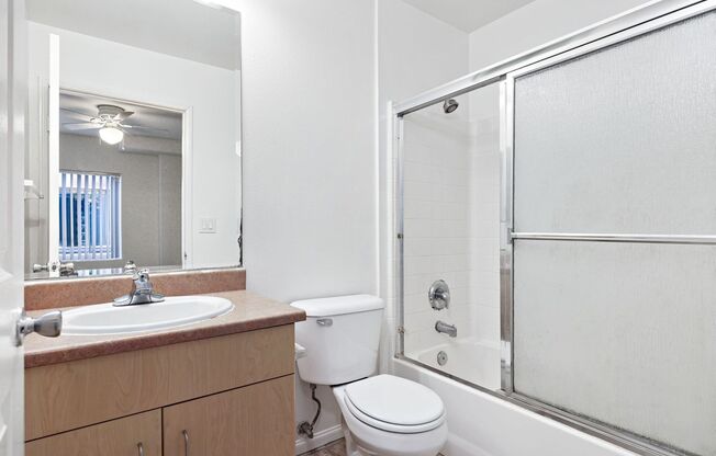 2 beds, 2.5 baths, $2,995, Unit 5