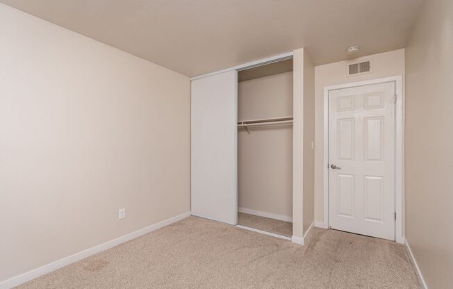 2 beds, 1 bath, 830 sqft, $1,950, Unit 16