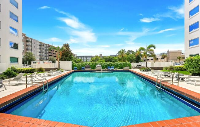 1 bed, 1 bath, 770 sqft, $1,325, Unit 701 (Renovated)